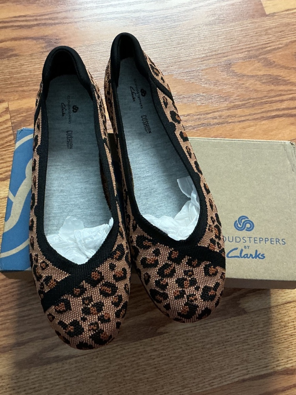 Clarks Cloudsteppers Carly Wish Tan Leopard Knit Ballet Flats Size 9M